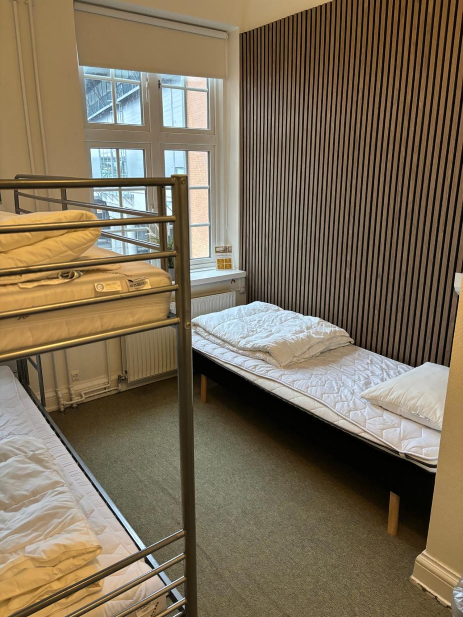 Danhostel Odense City Екстер'єр фото Hostel room in Helsinki, Finland