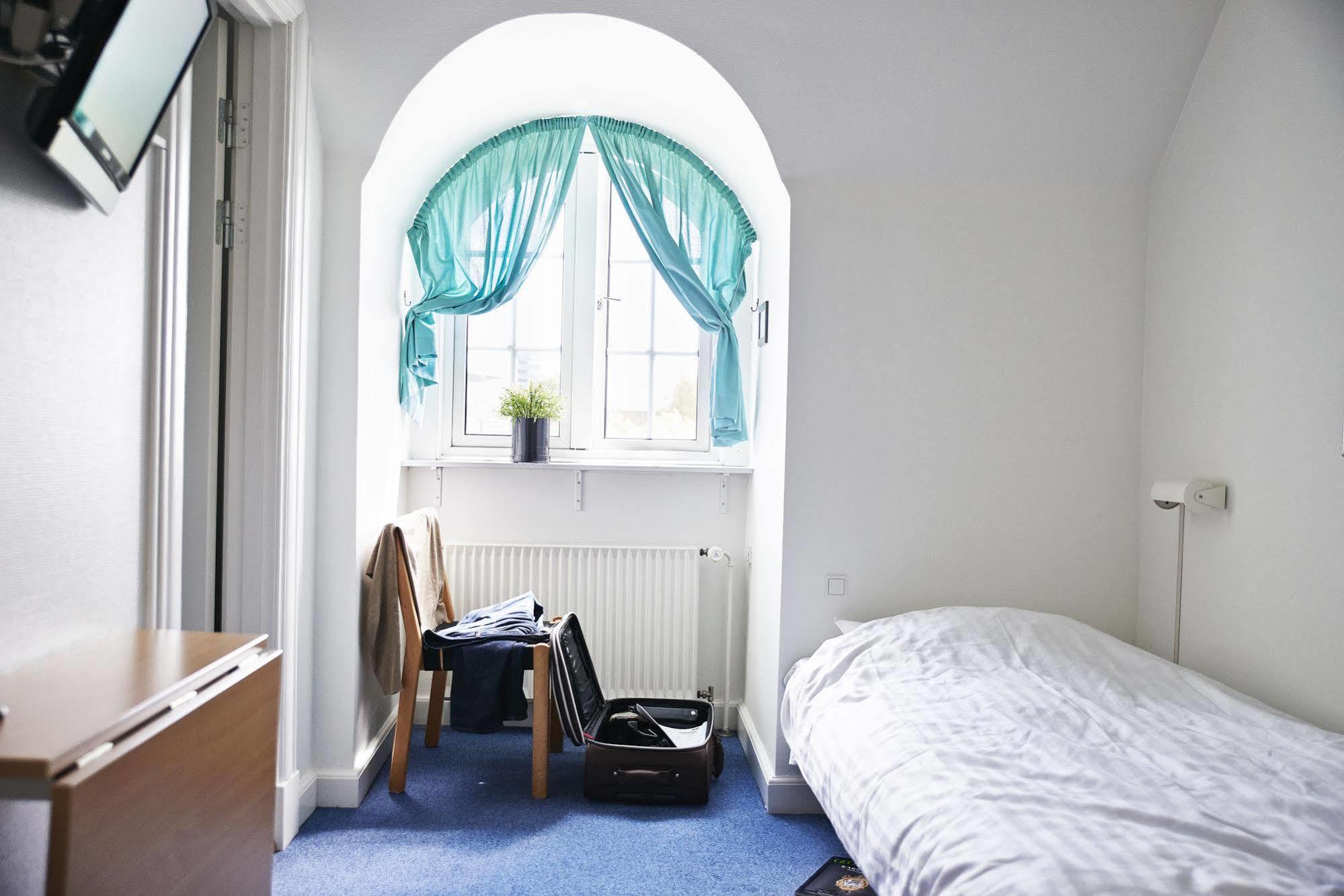 Danhostel Odense City Екстер'єр фото A room at the hotel