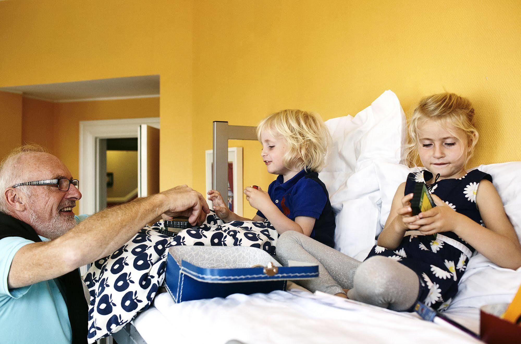 Danhostel Odense City Екстер'єр фото Family at the Best Western Premier Hotel, Copenhagen